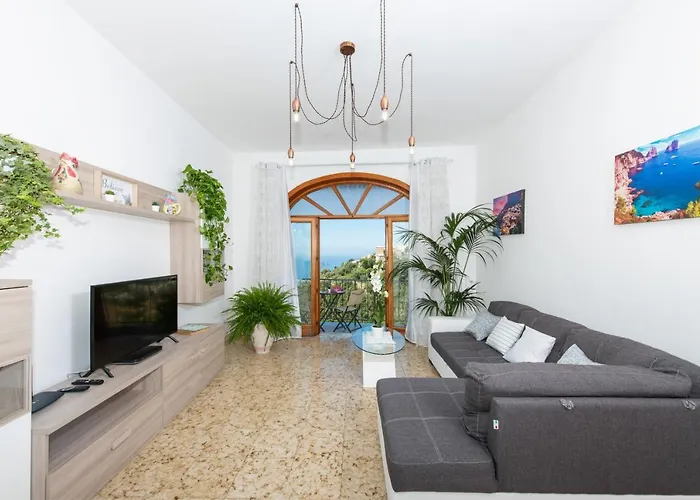 Genny And Emily * Позитано