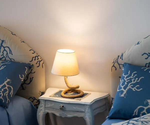 Genny And Emily Ποζιτάνο