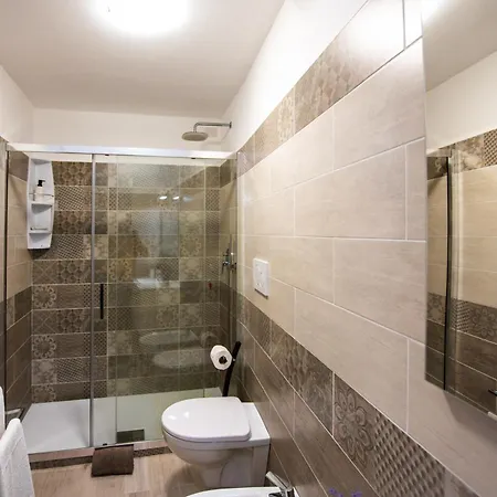 Nyaraló Genny And Emily